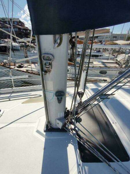 1987 Hunter 37 Legend