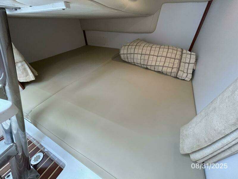 31' Boston Whaler berth