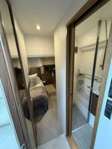 2018 Sea Ray 460 Sundancer