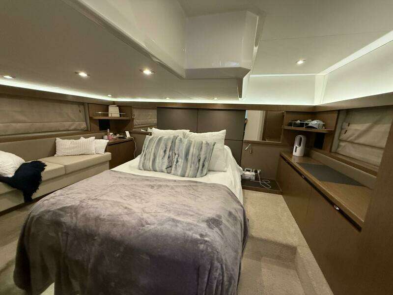 2018 Sea Ray 460 Sundancer