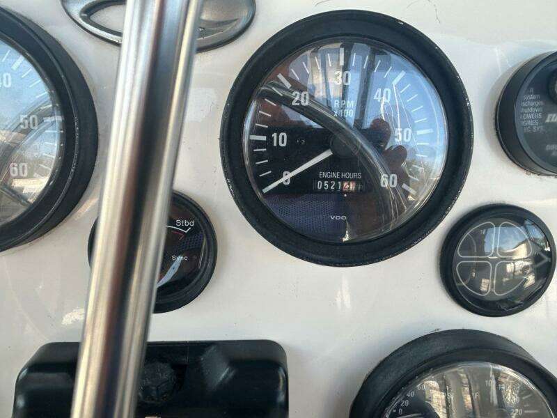 2000 Silverton 352 Motor Yacht