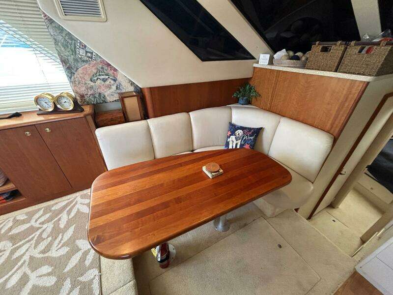 2000 Silverton 352 Motor Yacht