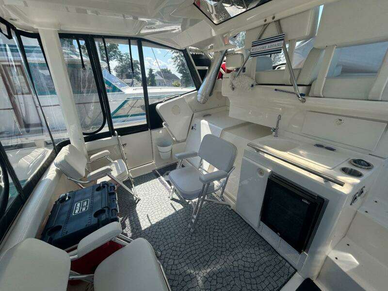 2000 Silverton 352 Motor Yacht