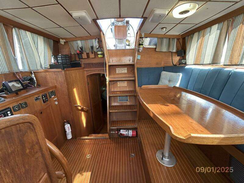 40' Nauticat pilothouse aft
