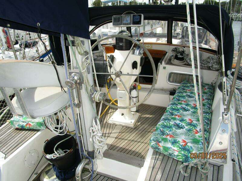40' Nauticat cockpit forward