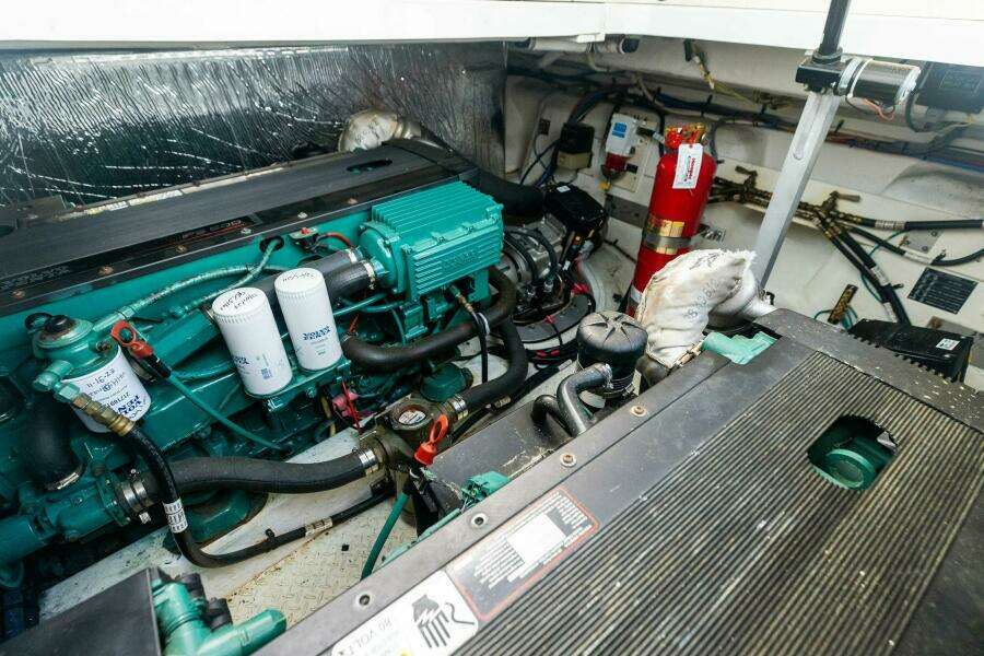 2007 Cruisers 390 Express Cruiser 'Bay Burns'