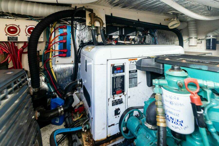 2007 Cruisers 390 Express Cruiser 'Bay Burns'