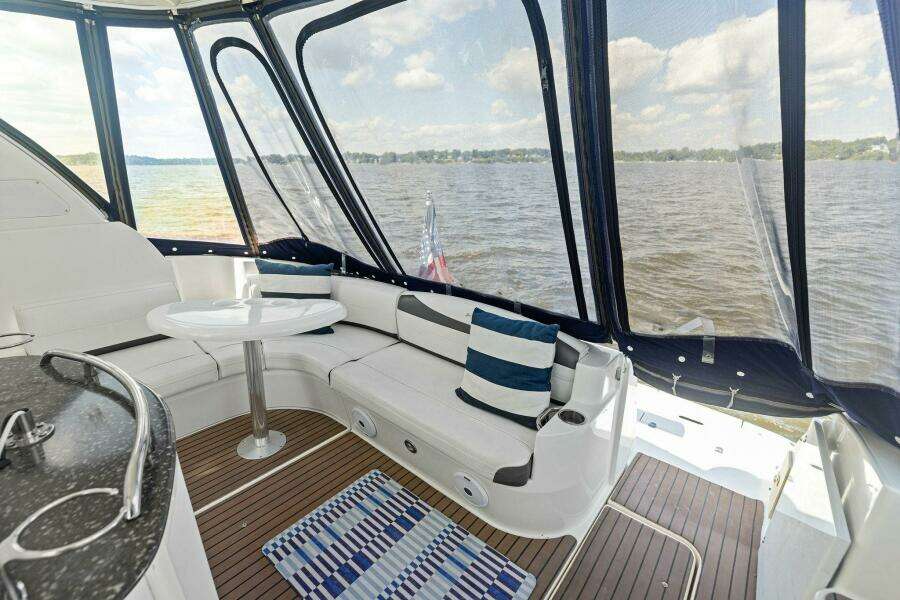 2007 Cruisers 390 Express Cruiser 'Bay Burns'