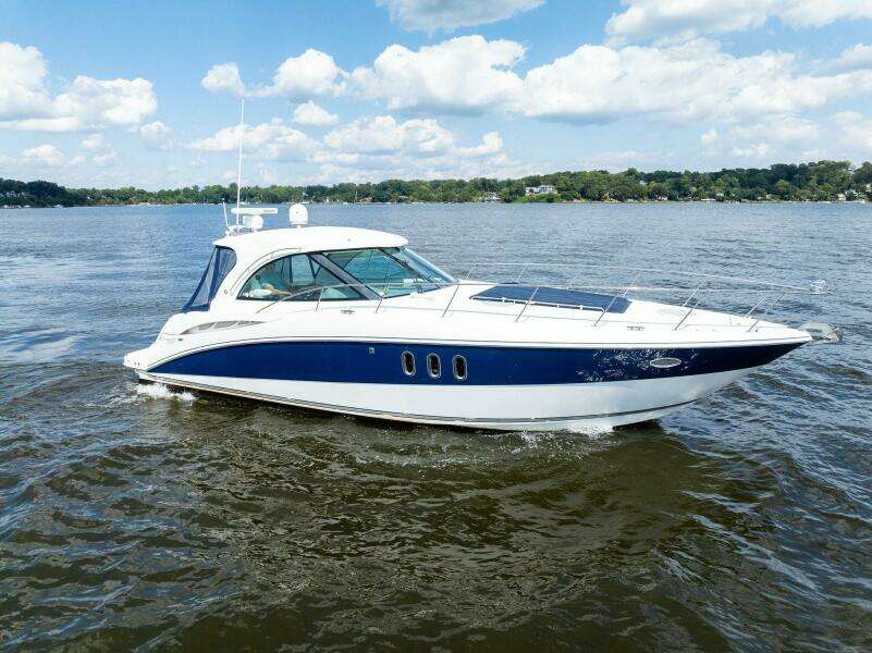 2007 Cruisers 390 Express Cruiser 'Bay Burns'