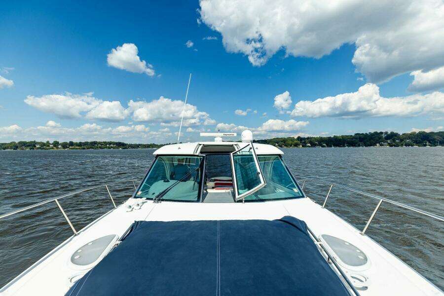 2007 Cruisers 390 Express Cruiser 'Bay Burns'