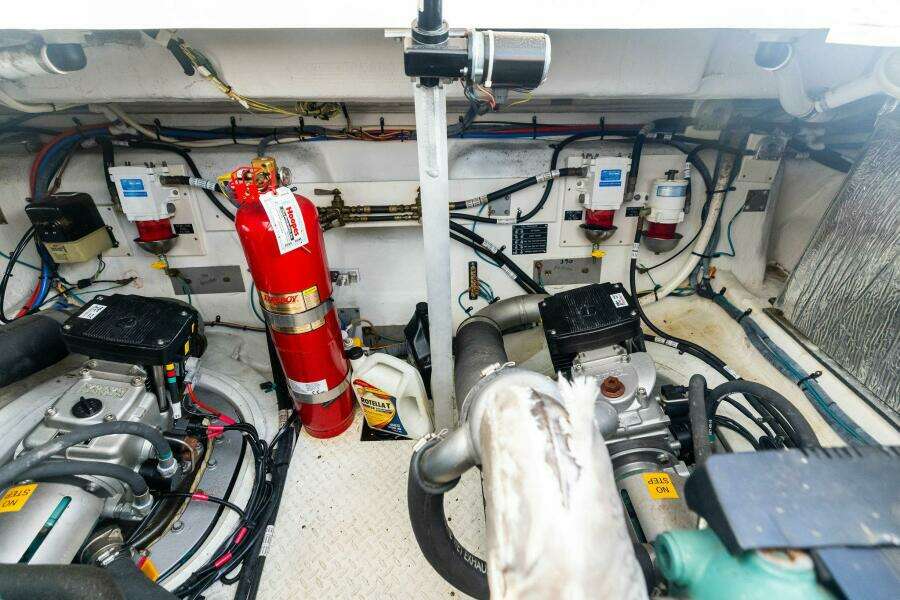 2007 Cruisers 390 Express Cruiser 'Bay Burns'