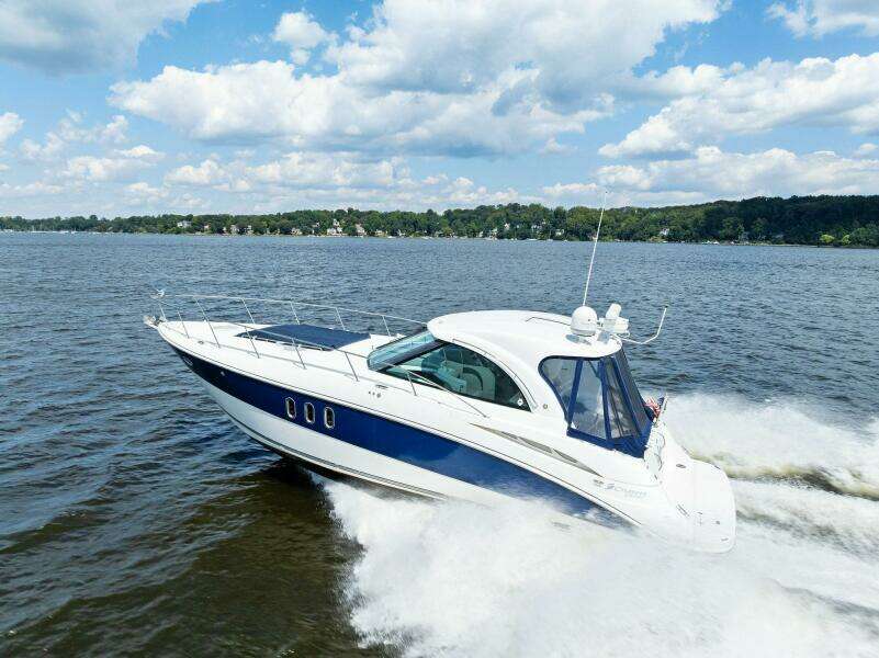 2007 Cruisers 390 Express Cruiser 'Bay Burns'