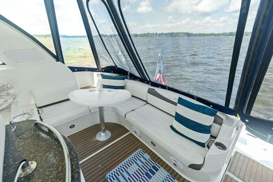 2007 Cruisers 390 Express Cruiser 'Bay Burns'