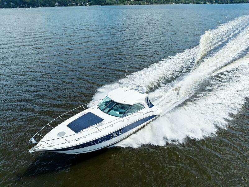 2007 Cruisers 390 Express Cruiser 'Bay Burns'