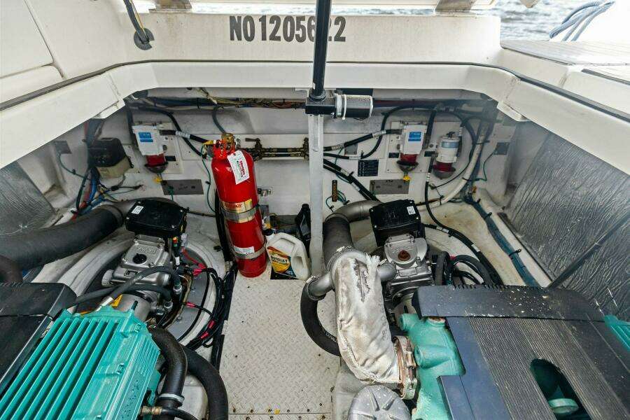 2007 Cruisers 390 Express Cruiser 'Bay Burns'