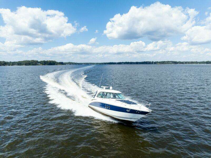 2007 Cruisers 390 Express Cruiser 'Bay Burns'