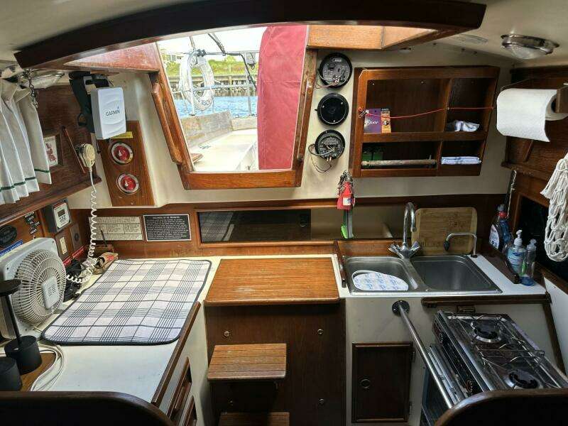 1982 Cape Dory 30