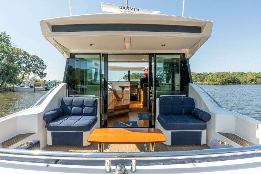 2015 Tiara Yachts 44 Coupe