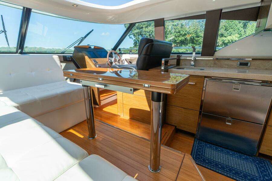 2015 Tiara Yachts 44 Coupe