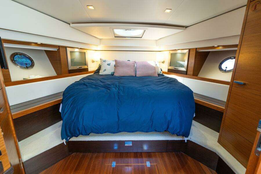 2015 Tiara Yachts 44 Coupe
