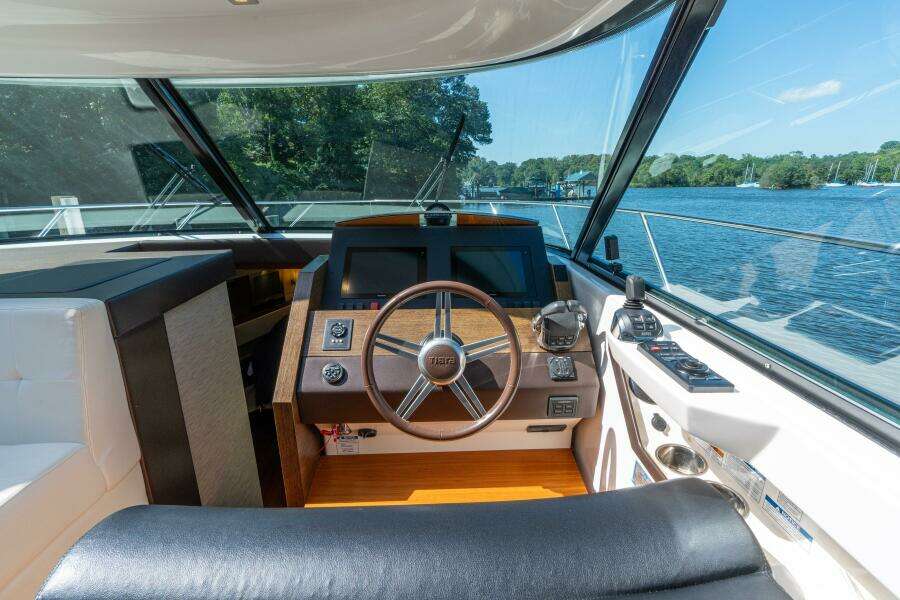 2015 Tiara Yachts 44 Coupe