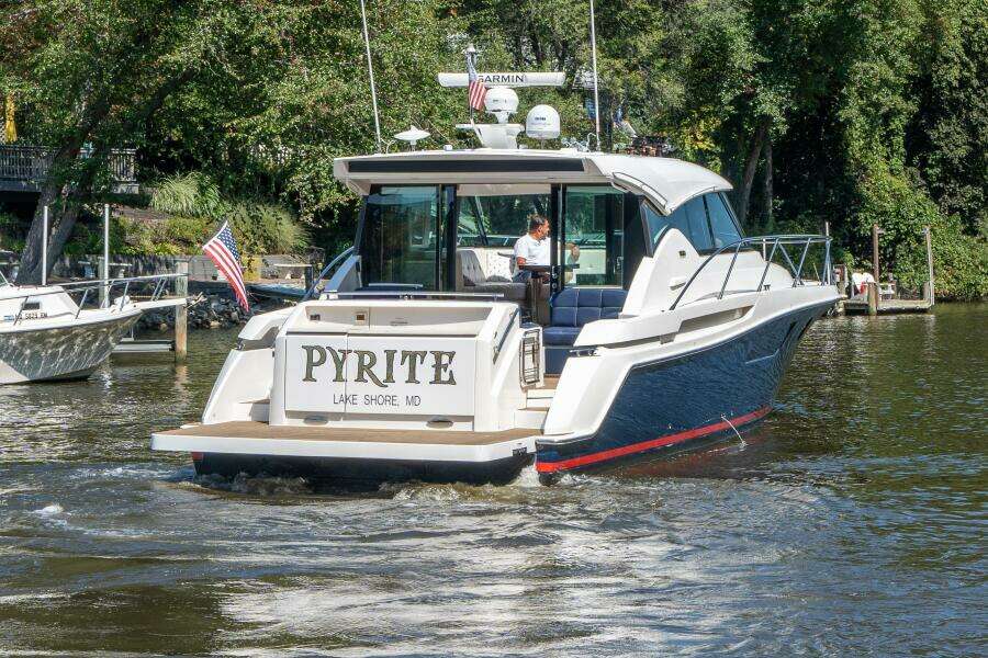 2015 Tiara Yachts 44 Coupe