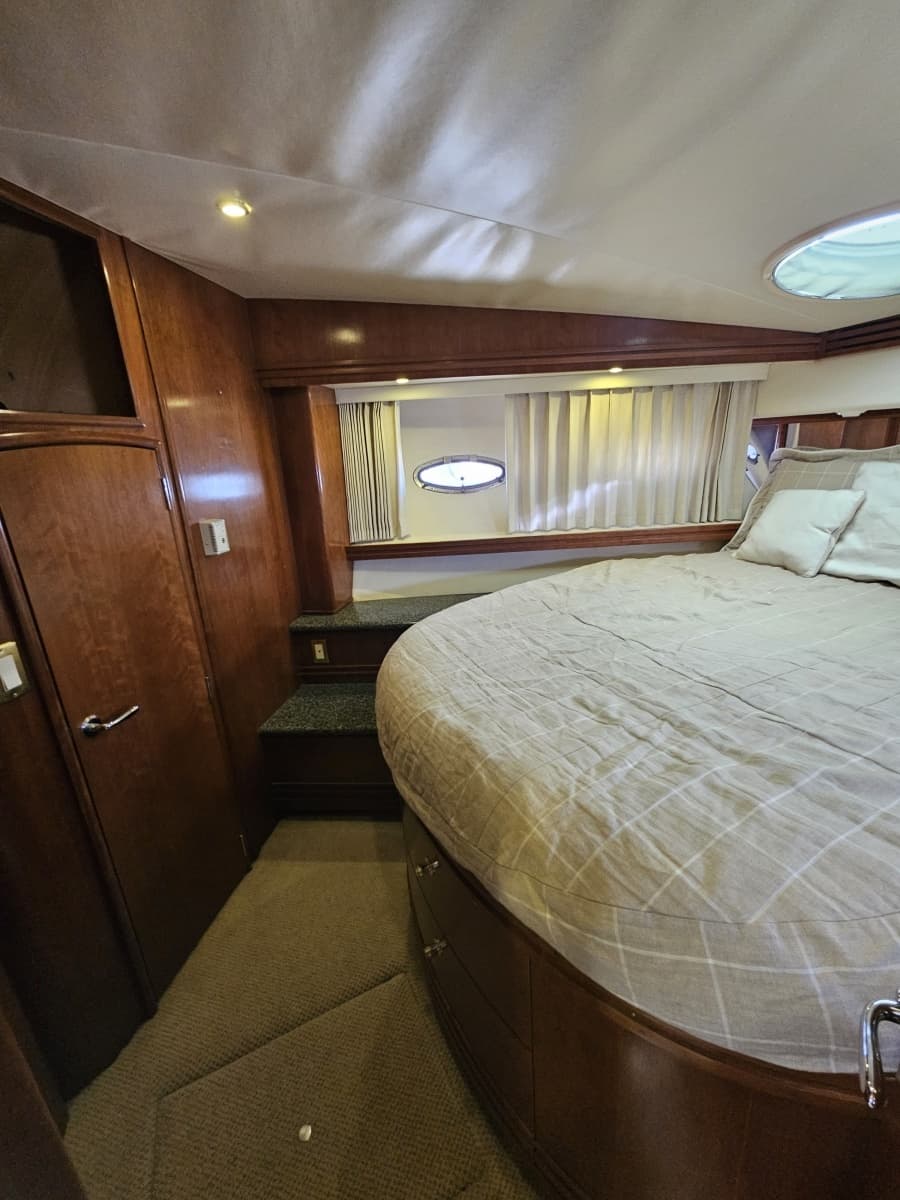 1999 Carver 530 Voyager