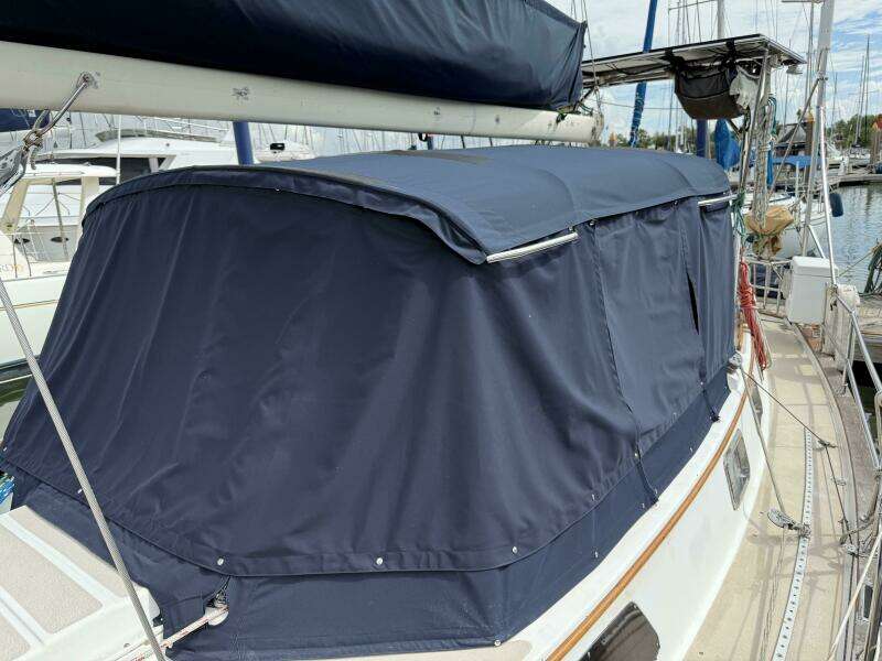 1988 Catalina Morgan 44 Center Cockpit