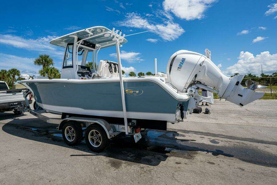 2024 Sea Hunt 239 SE