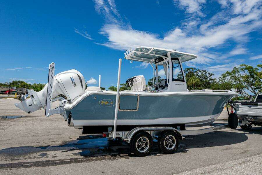 2024 Sea Hunt 239 SE