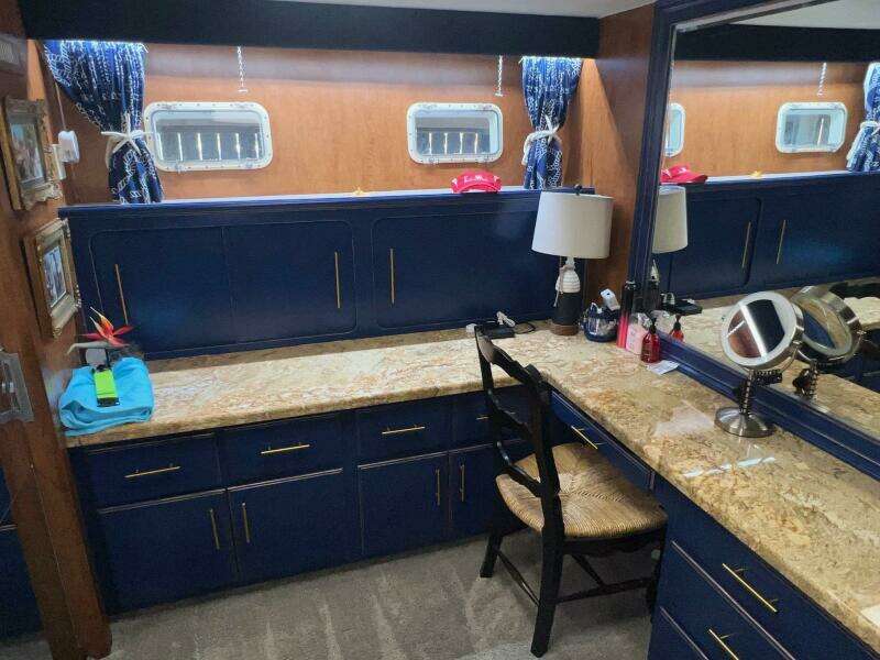 1988 Hatteras Motor Yacht