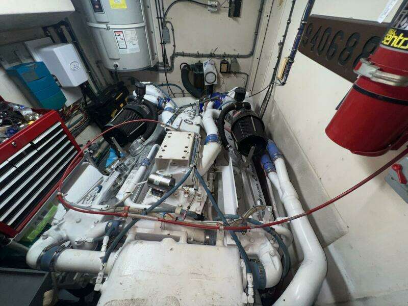 1988 Hatteras Motor Yacht