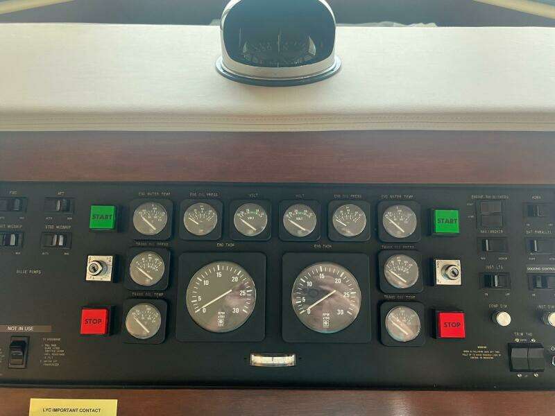 1988 Hatteras Motor Yacht