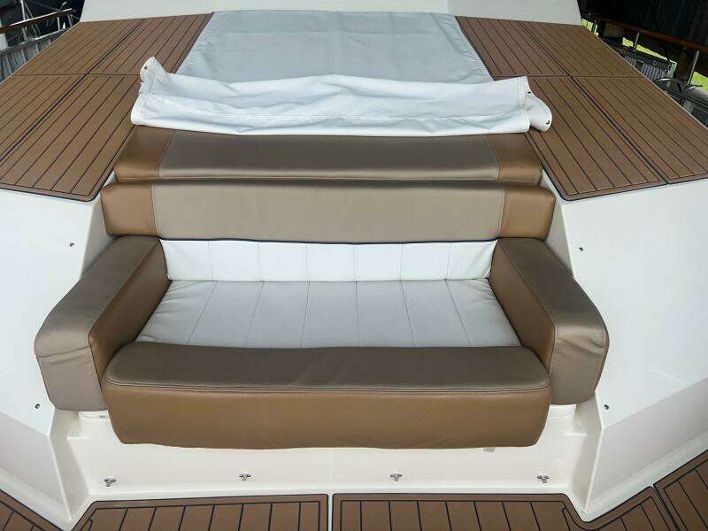 1988 Hatteras Motor Yacht