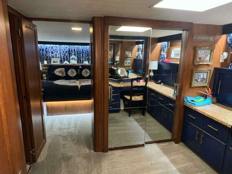 1988 Hatteras Motor Yacht