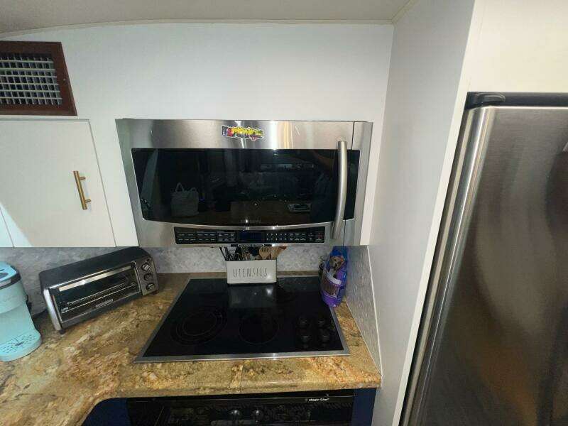 1988 Hatteras Motor Yacht