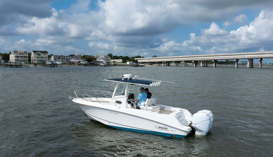 2010 Boston Whaler 250 Outrage