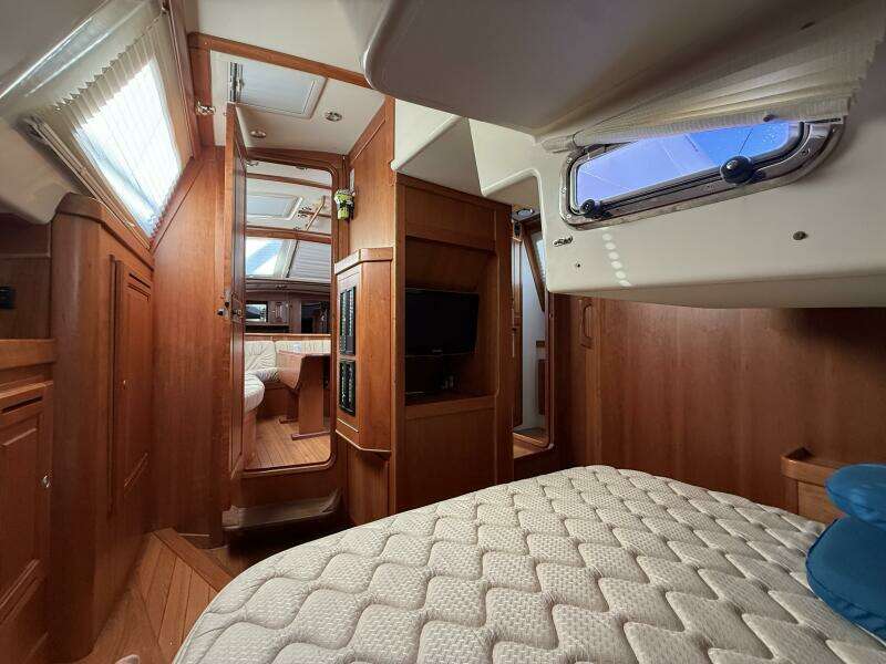 2011 Tartan 47 Glory looking forward