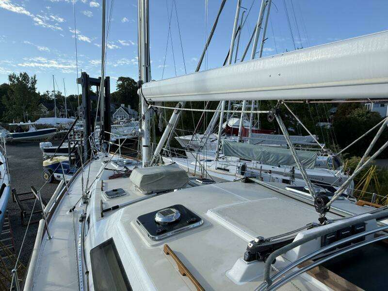 2011 Tartan 47 Glory cabintop looking forward