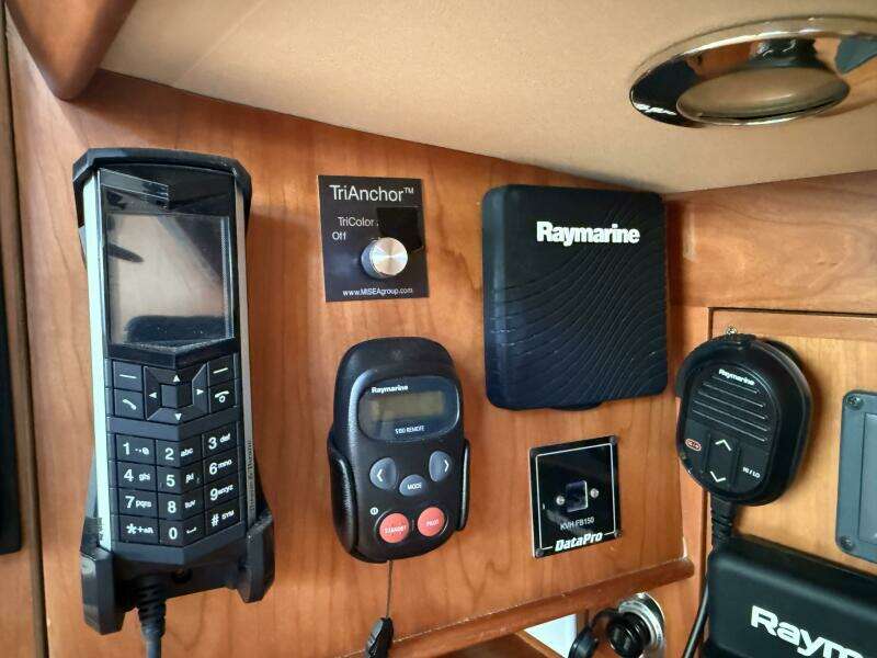 2011 Tartan 47 Glory nav electronics panel