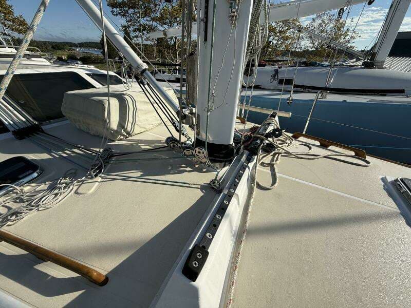 2011 Tartan 47 Glory self tacking traveller