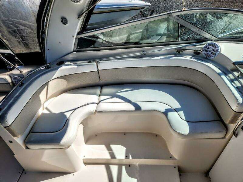 2007 Rinker 320 Express