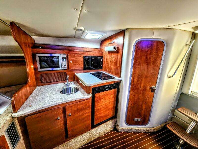 2007 Rinker 320 Express