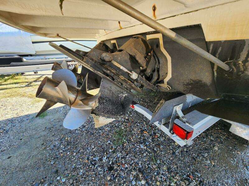 2007 Rinker 320 Express