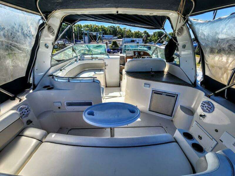 2007 Rinker 320 Express