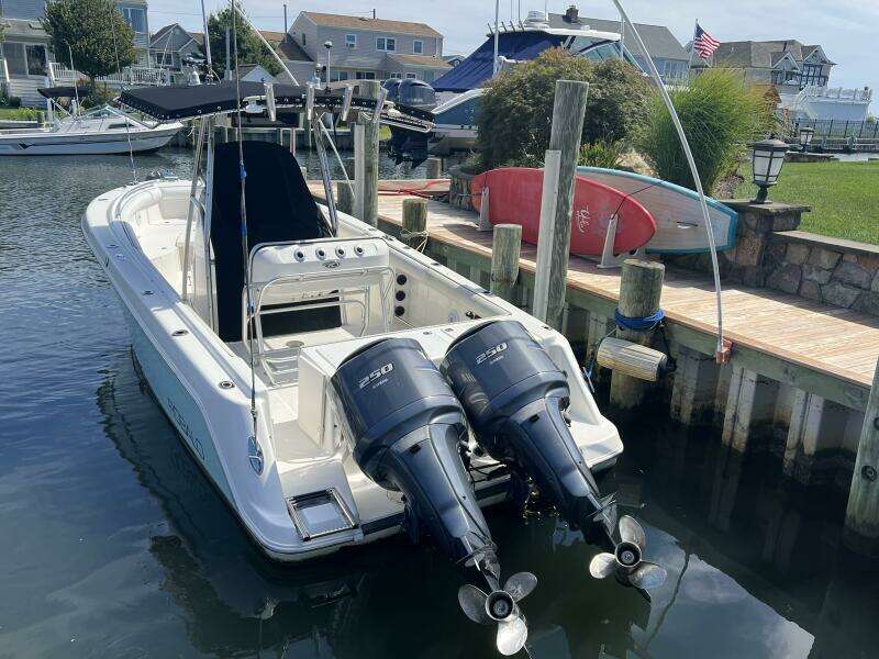 2004 Robalo R 260