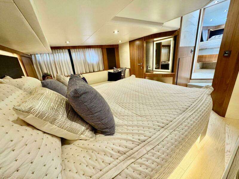 2016 Absolute 45 Sport Yacht