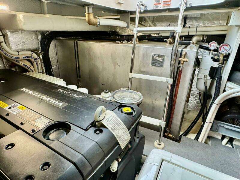 2016 Absolute 45 Sport Yacht