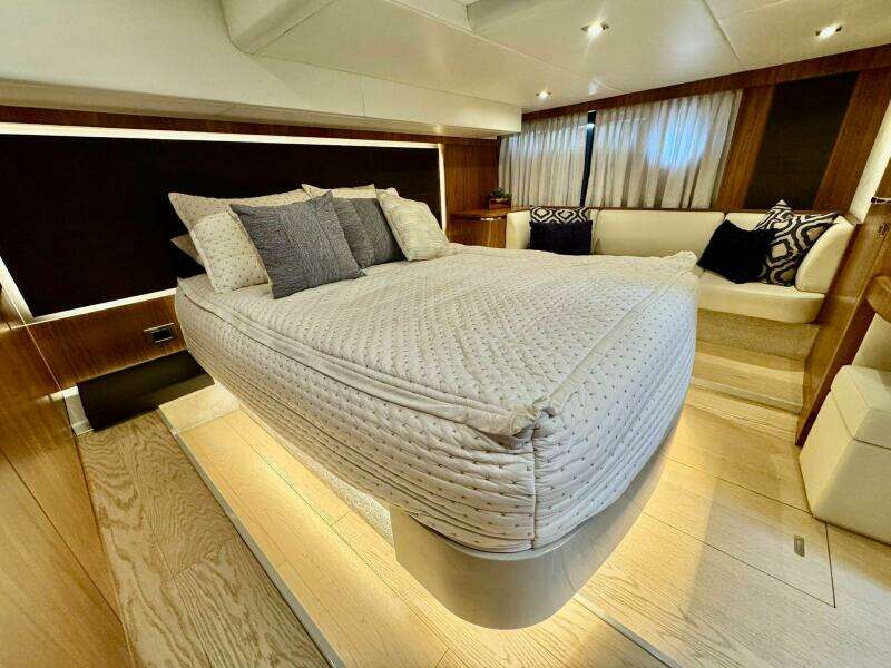 2016 Absolute 45 Sport Yacht