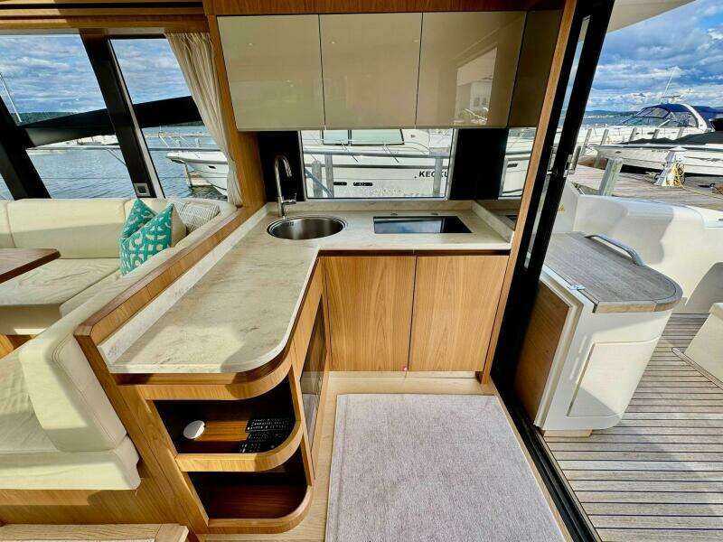 2016 Absolute 45 Sport Yacht